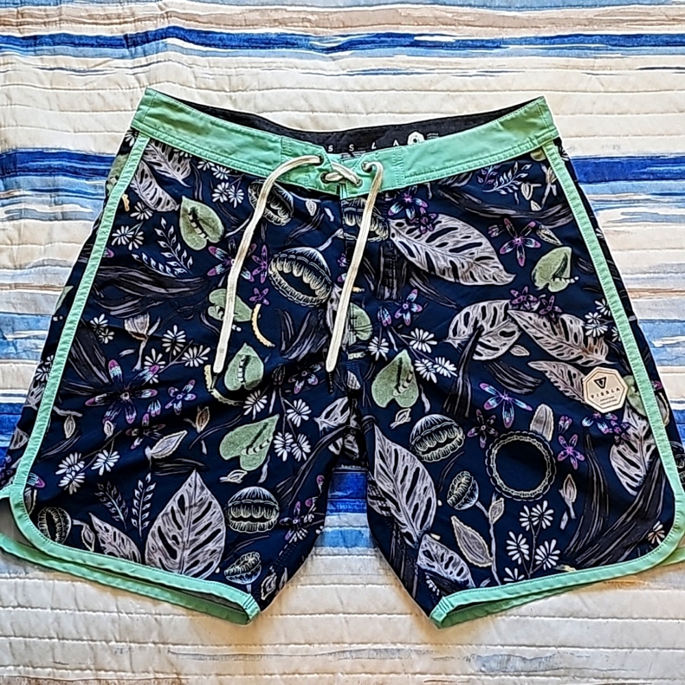 Mens vissla size 33 board shorts